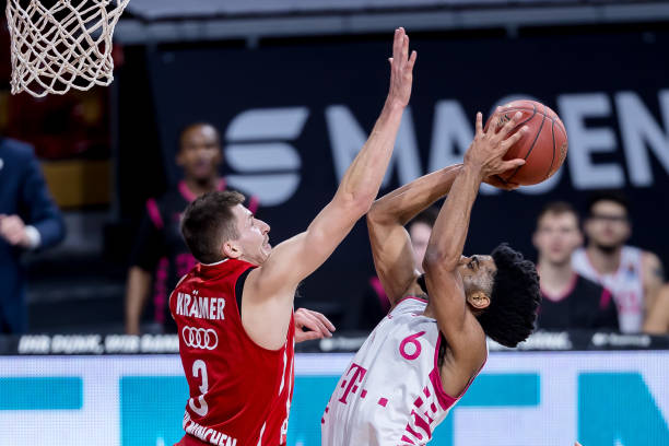 连续多场进 连续多场进